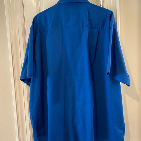 Van Heusen Men’s short-sleeve button-down shirt, 2XL, neck 19-19-1/2, EUC - Picture 2 of 3